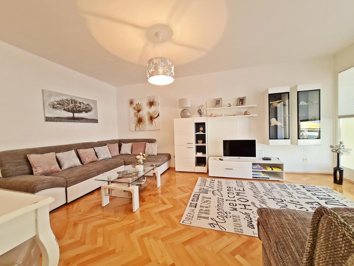 Beach Apartment Ivana Omiš Exteriör bild