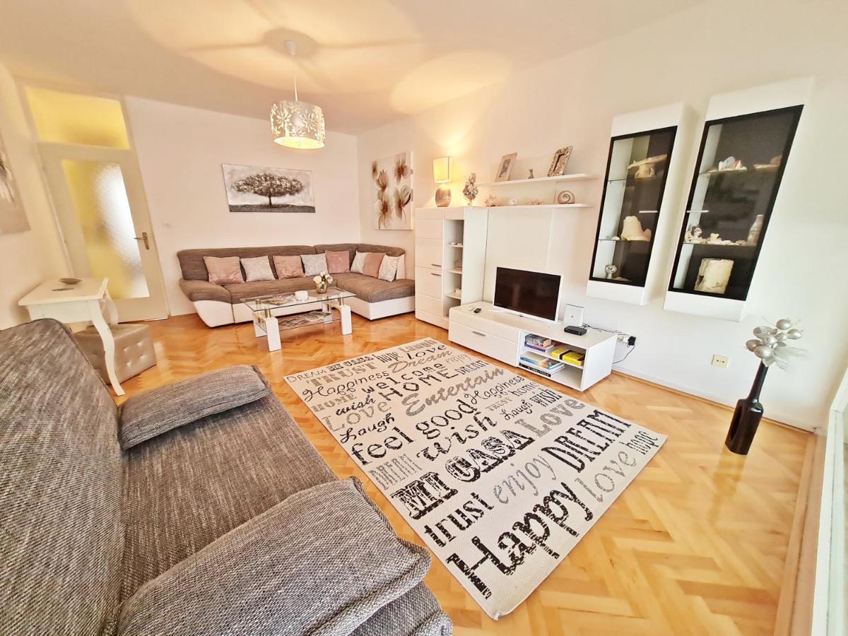 Beach Apartment Ivana Omiš Exteriör bild