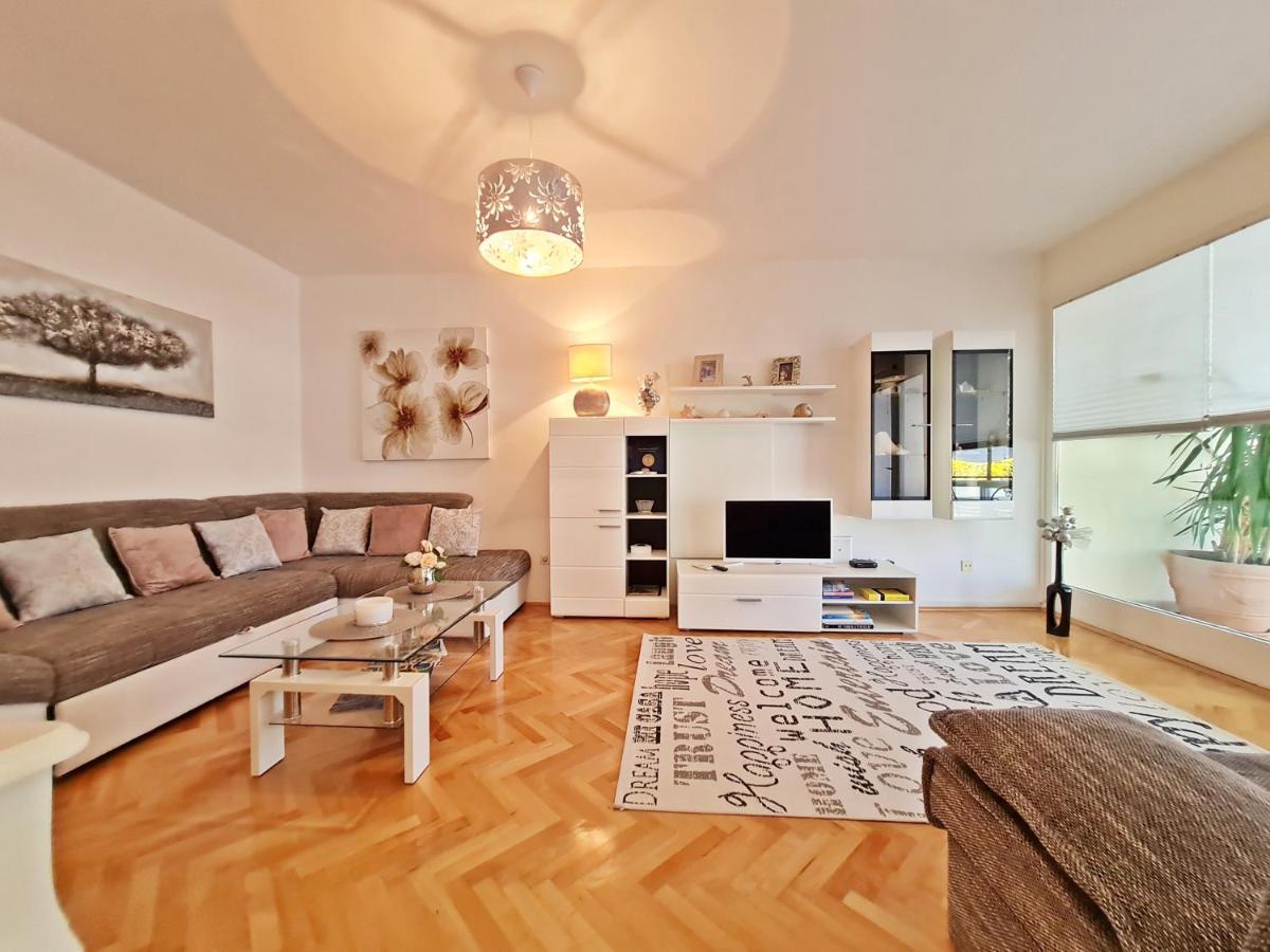 Beach Apartment Ivana Omiš Exteriör bild