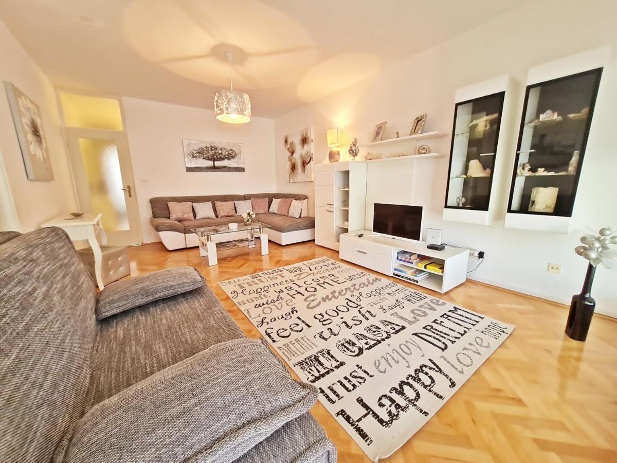 Beach Apartment Ivana Omiš Exteriör bild